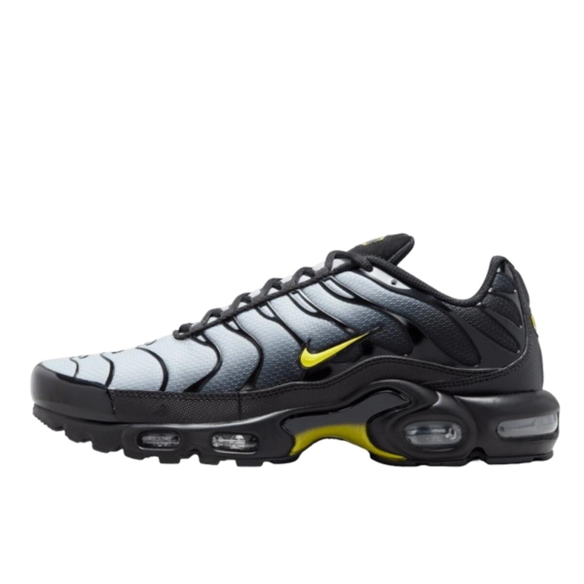 white yellow and black air max