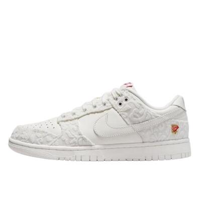 Schoenen dunk low give her flowers