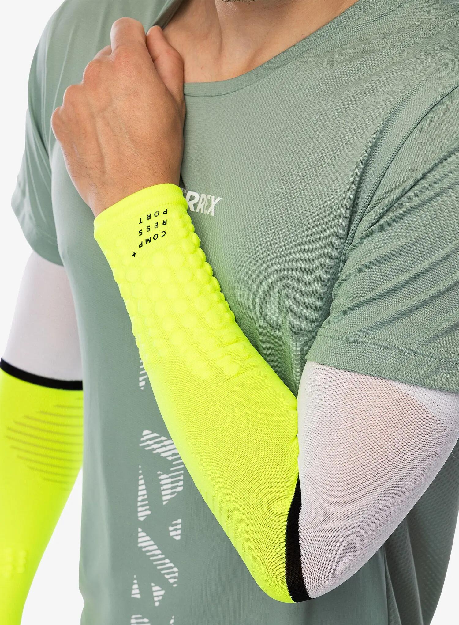 Manchons de compressions pour bras "Ultralight" Compressport (lot de 2) 5/7