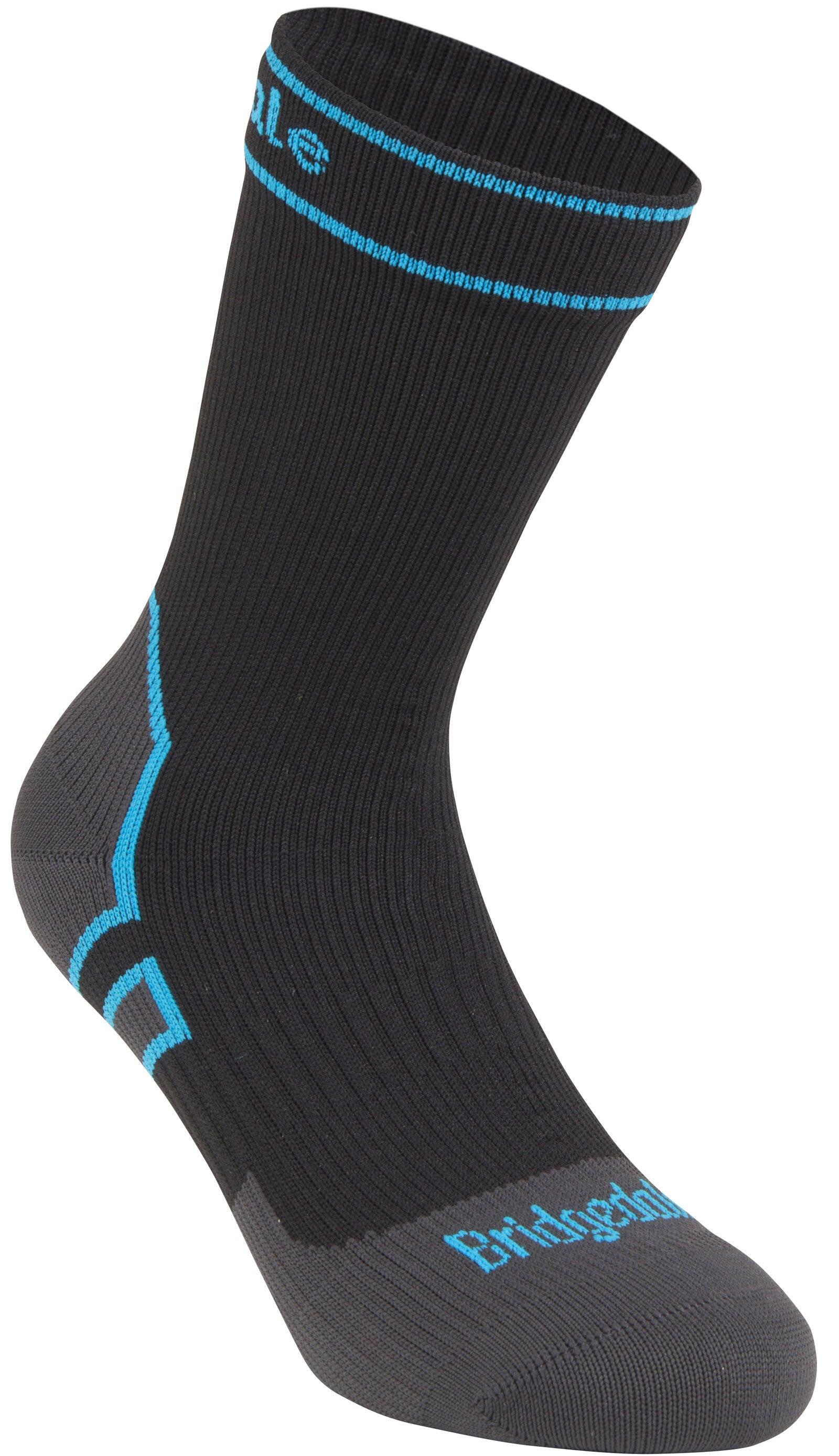 black / baltic blue
