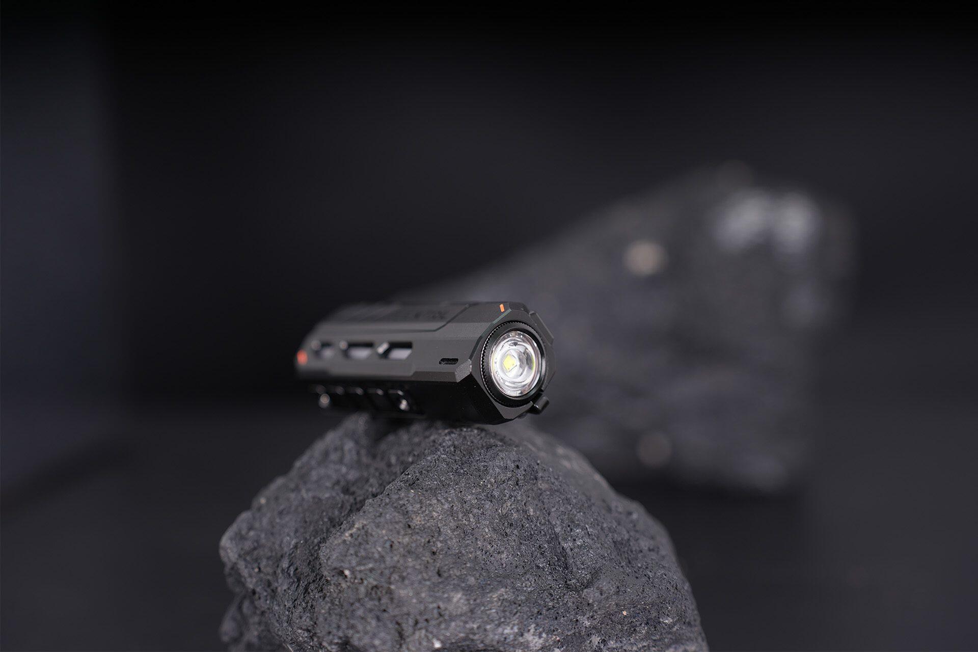 Torche - 1200 lumens - Autonomie de la batterie 200 heures - Noir 2/7