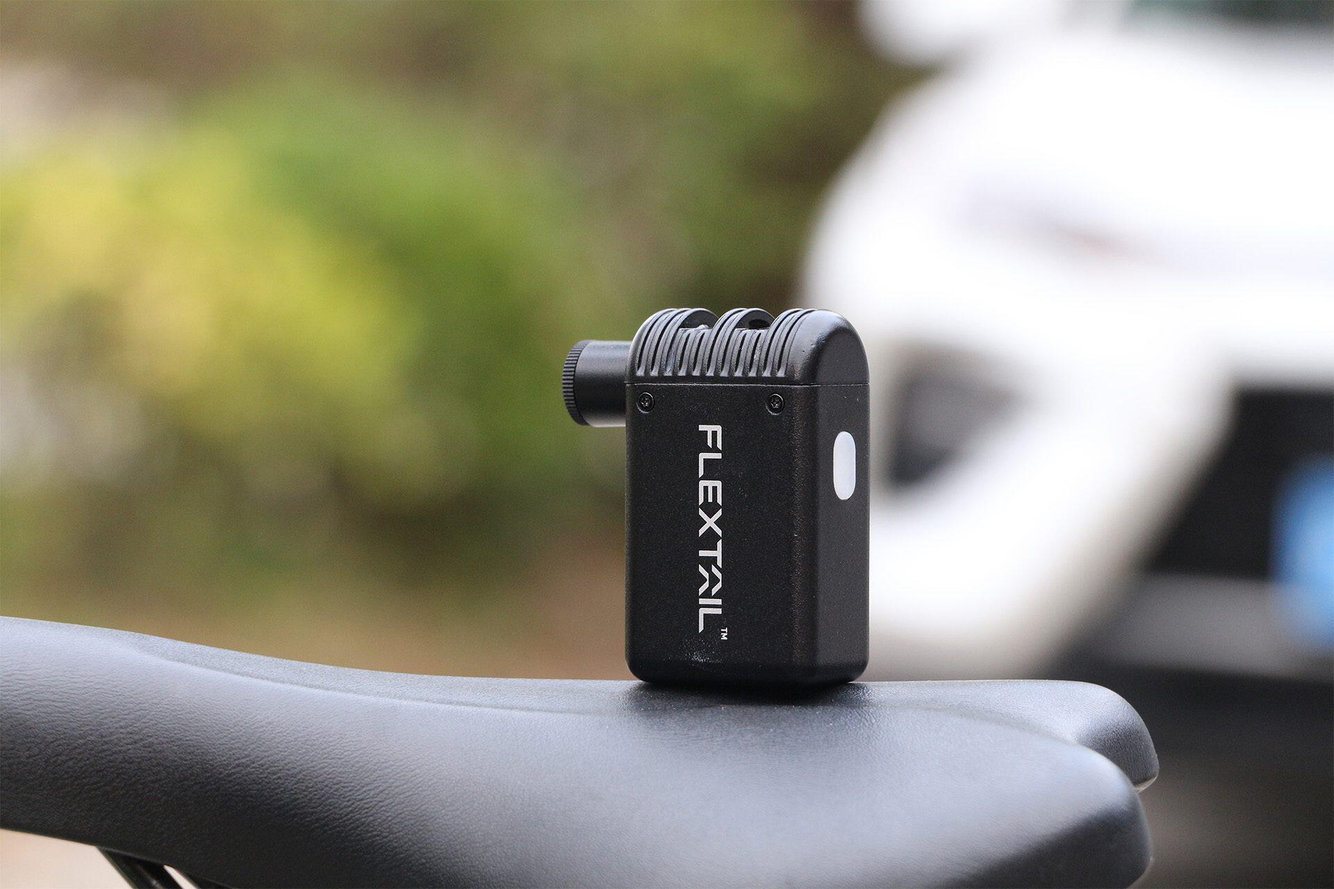- Tiny Bike Pump - Bandenpomp - Lucht Compressor met Presta Ventiel 4/5