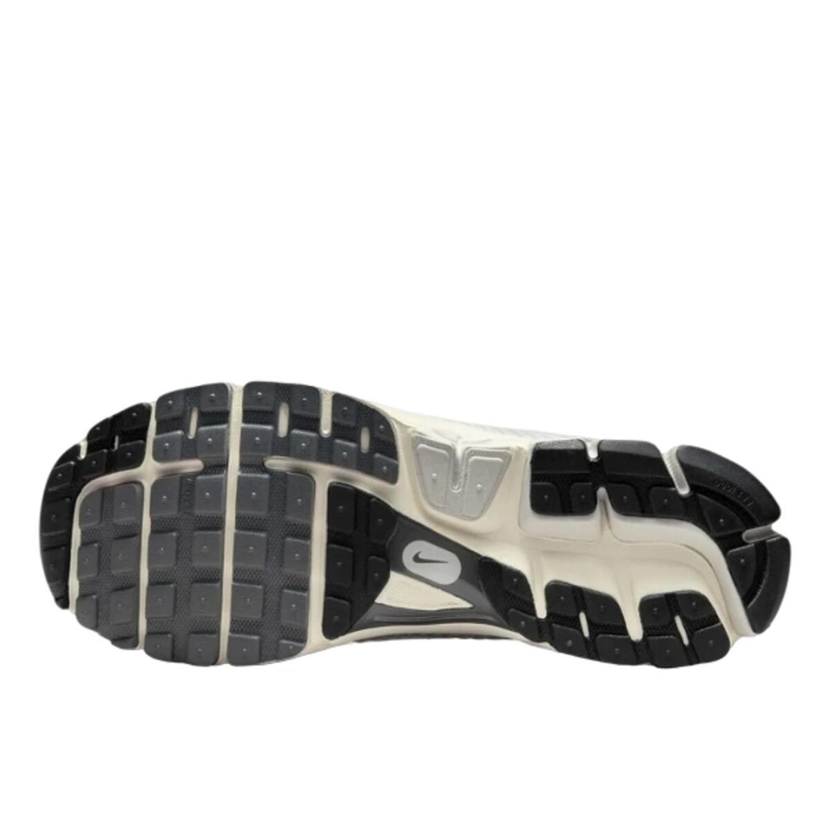 Schoenen  Zoom Vomero 5 Platinum Tint 3/3
