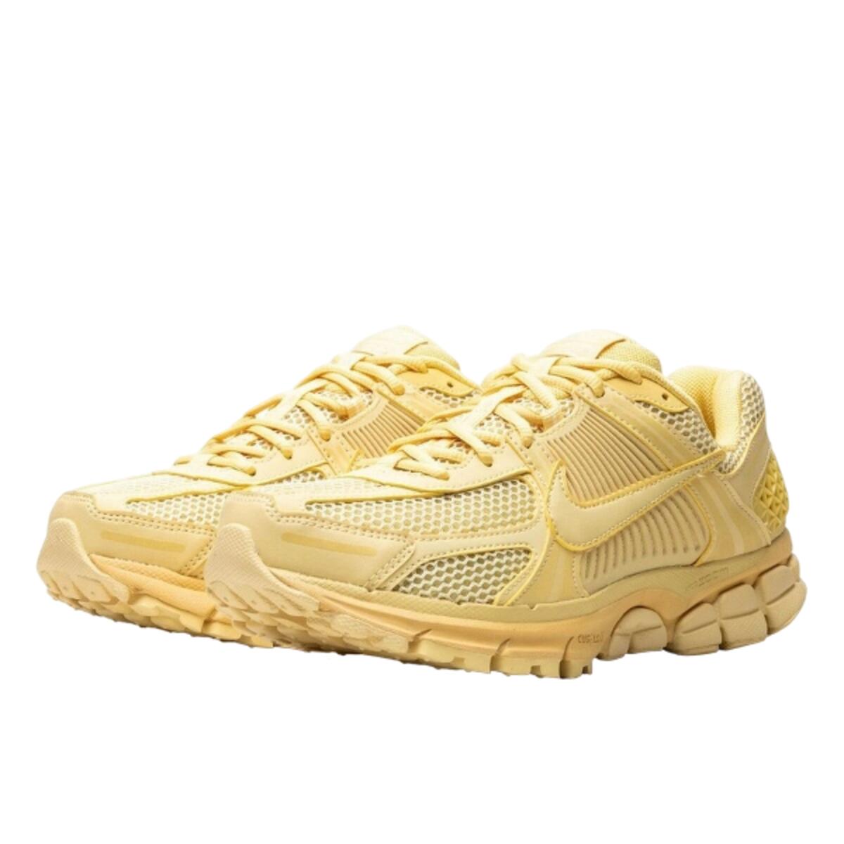 Zapatillas  Zoom Vomero 5 Saturn Gold 2/4