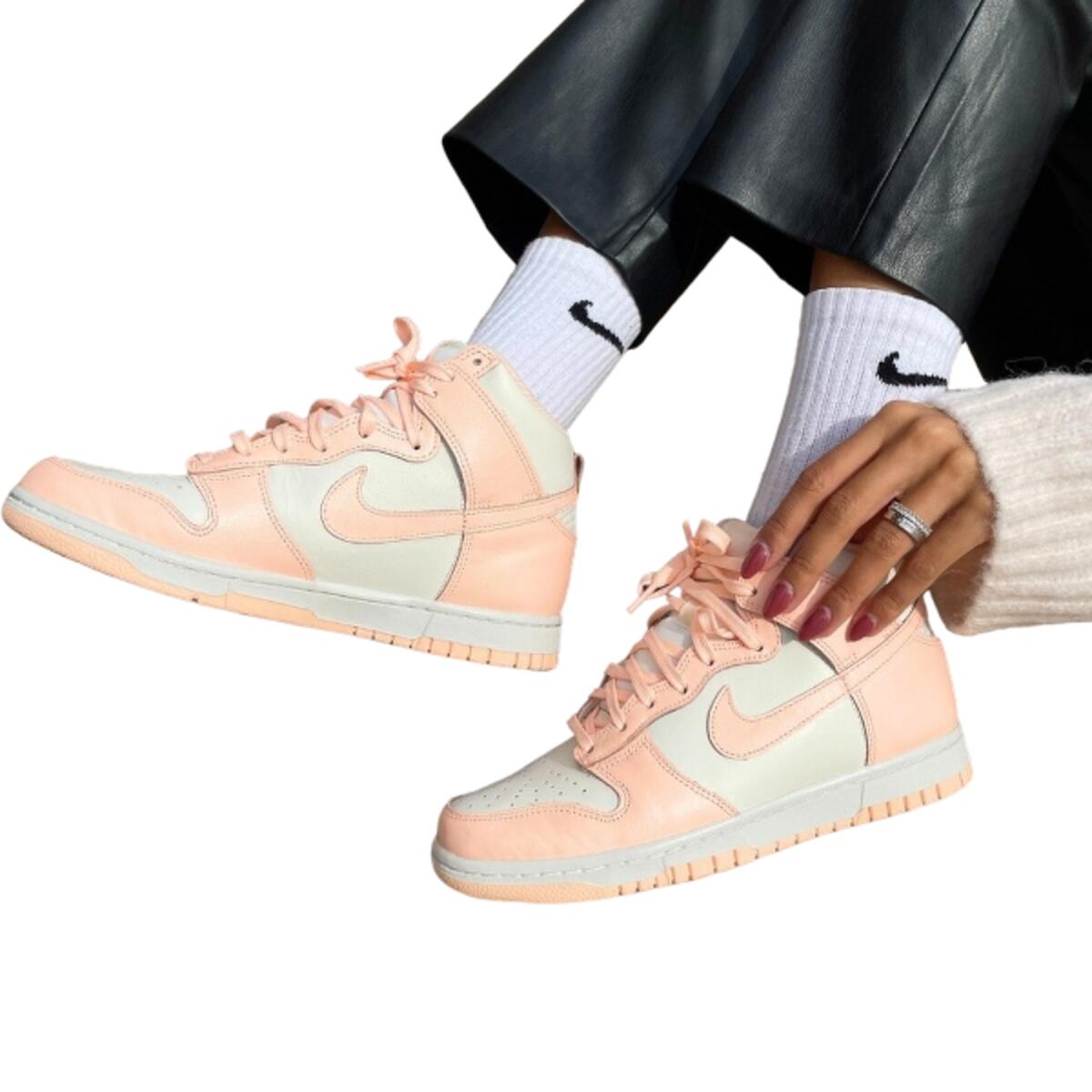 Schoenen  Dunk High Crimson Tint 3/4