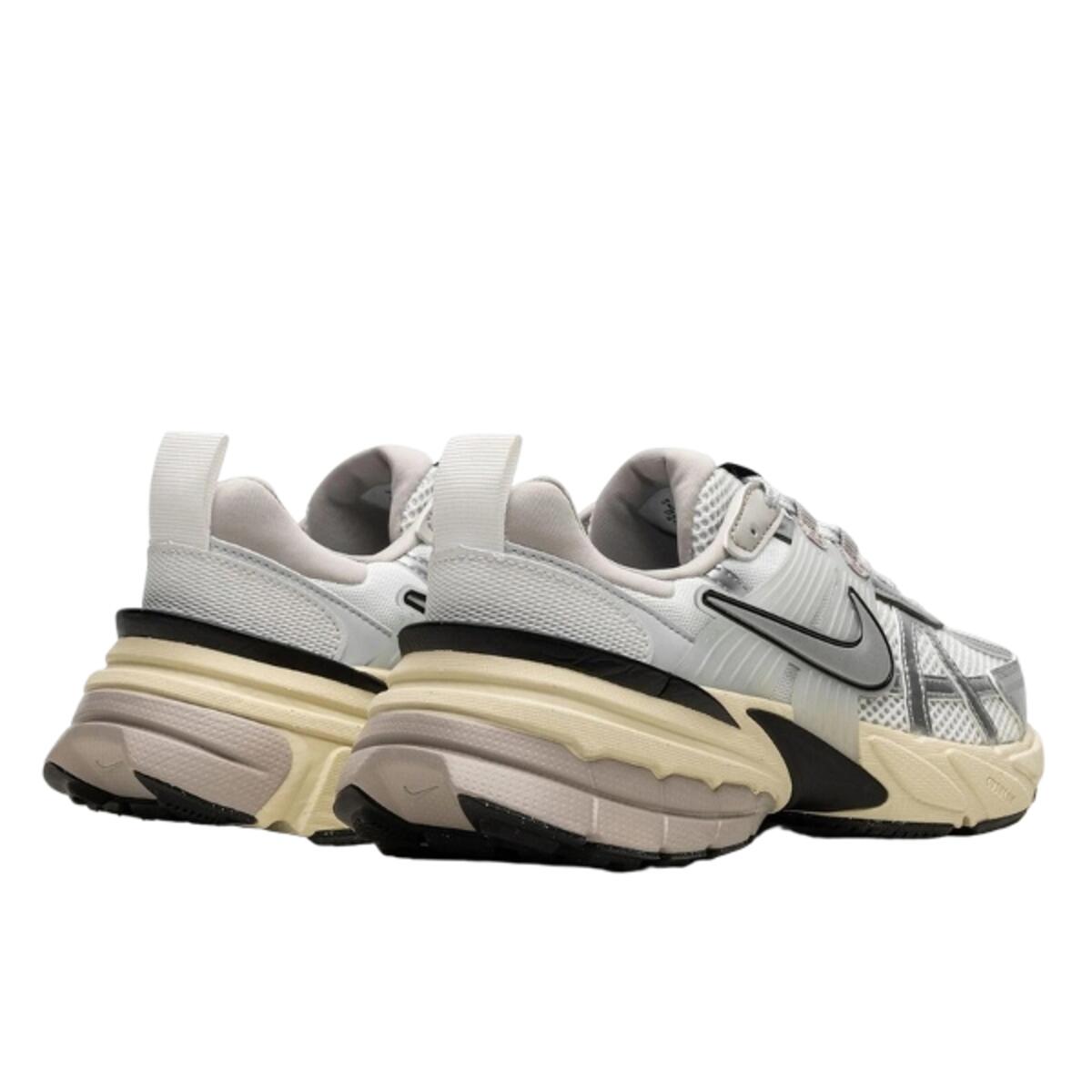 Scarpe  V2K Run Summit White Metallic Silver 3/4