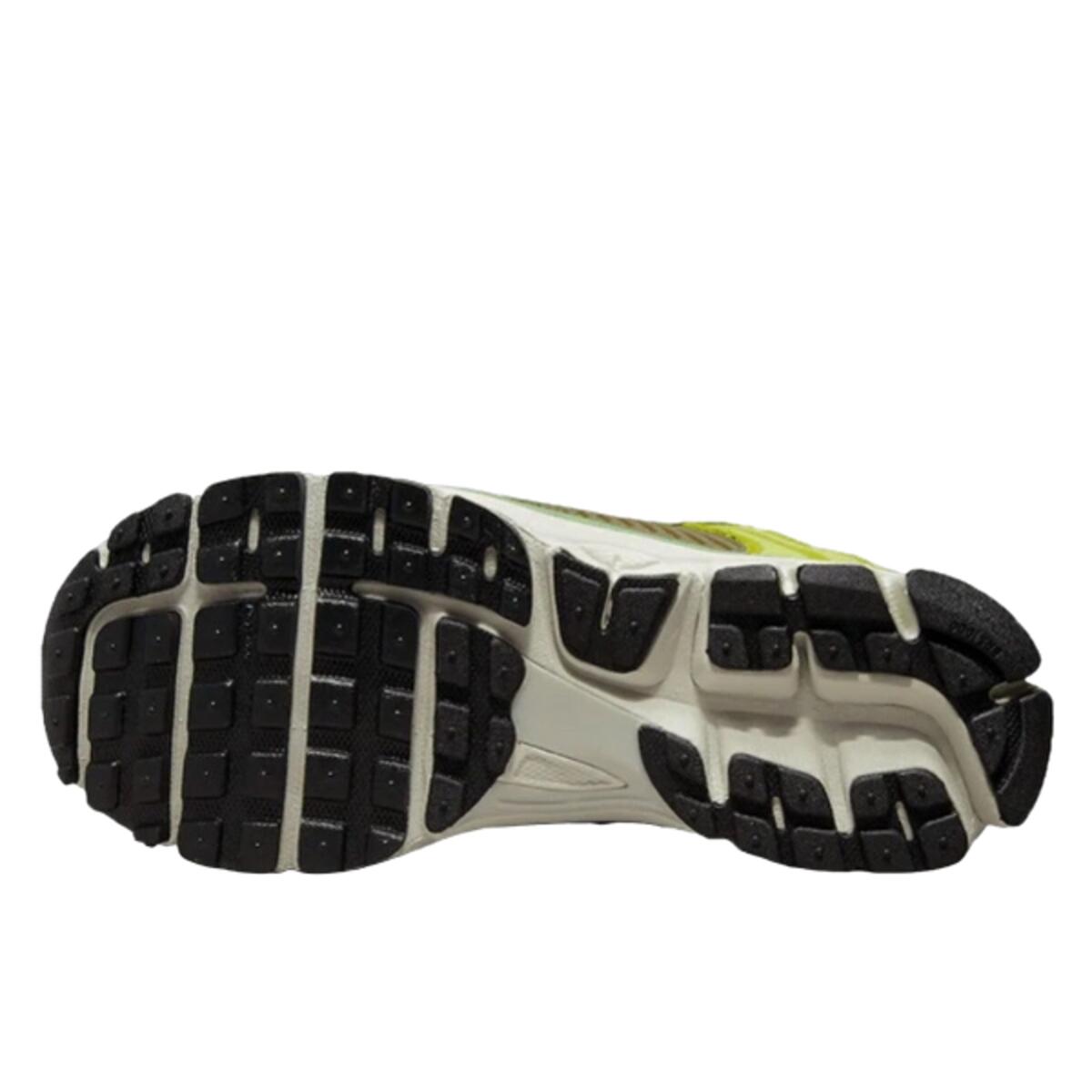 Zapatillas  Vomero 5 Olive Flak Volt 3/3