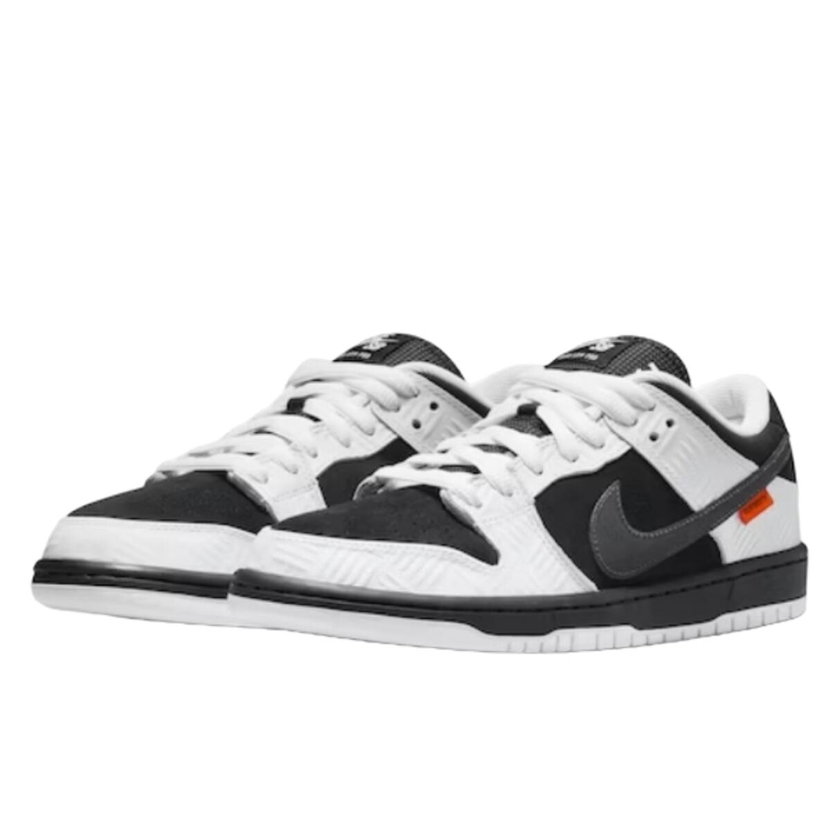 Chaussures  SB Dunk Low x TIGHTBOOTH®︎ 2/3