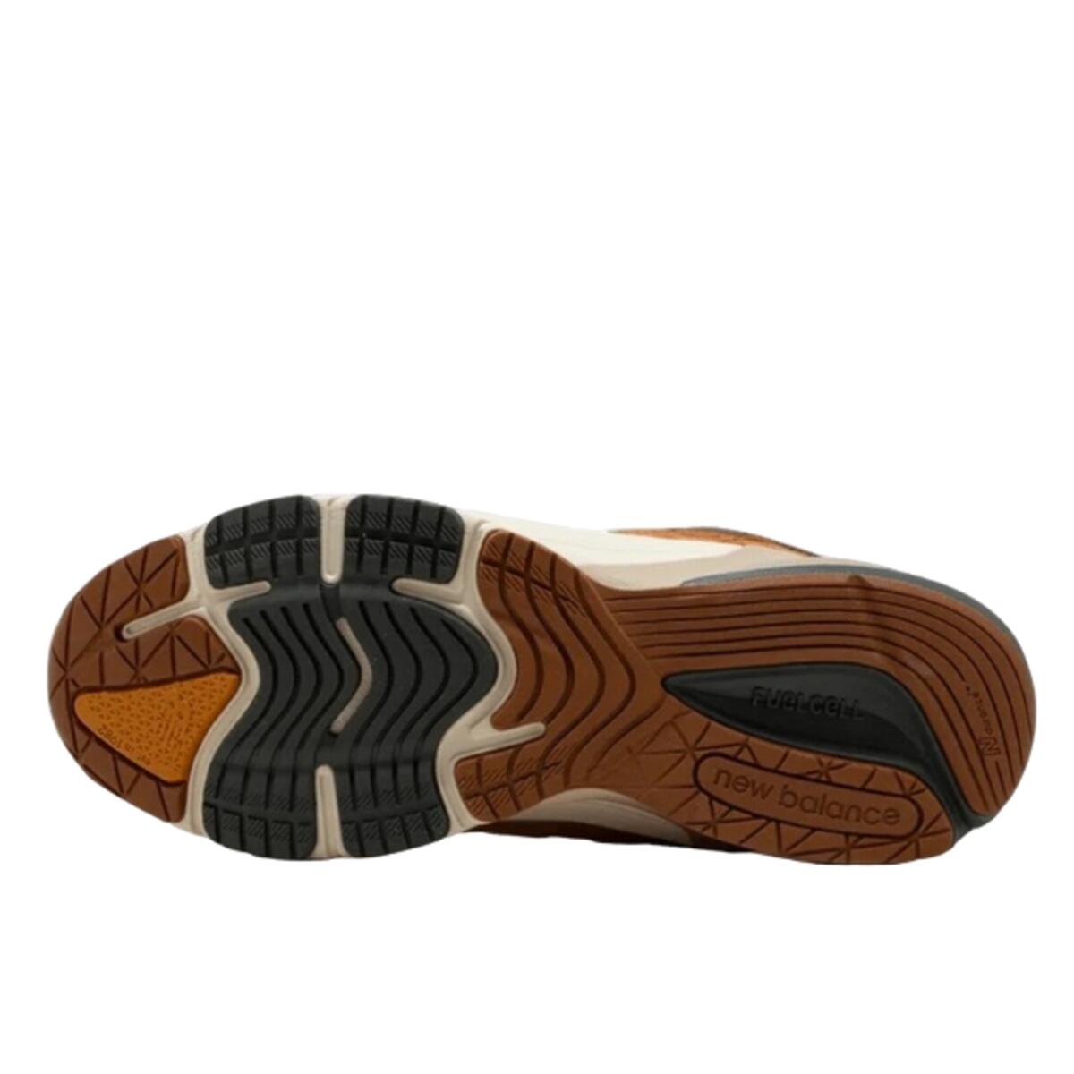 Chaussures  990 V6 Carhartt WIP Sculpture Center 4/4