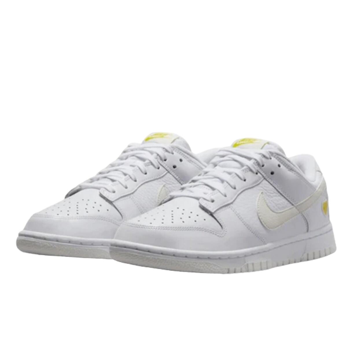 Chaussures  Dunk Low Yellow Heart 2/3