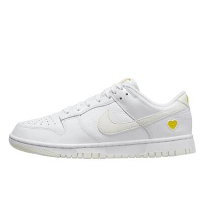 Schoenen dunk low yellow heart