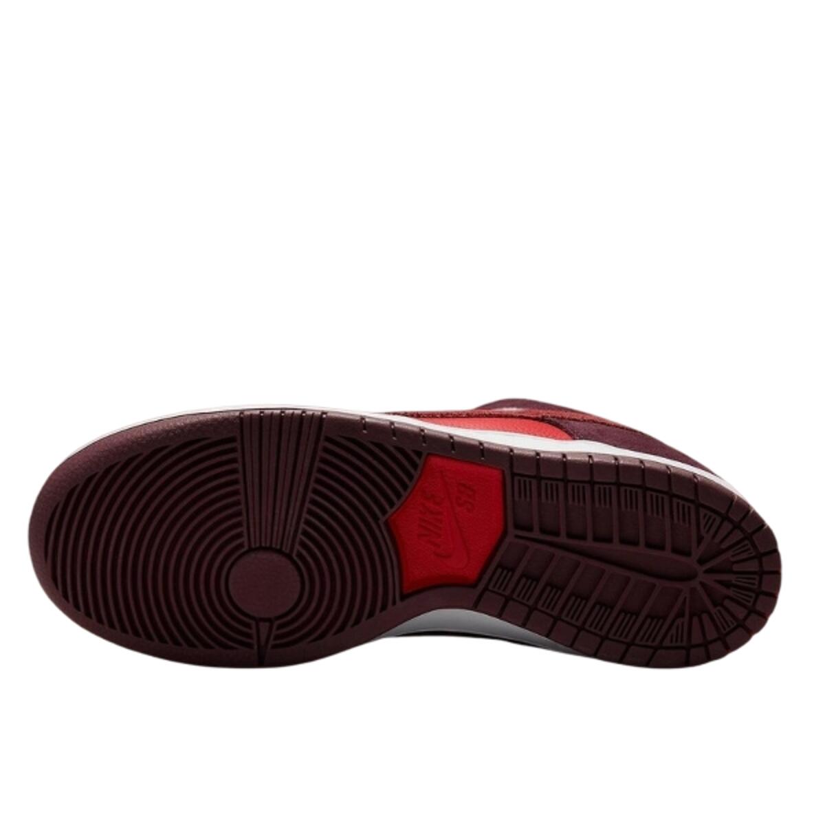 Chaussures  SB Dunk Low Cherry 3/3