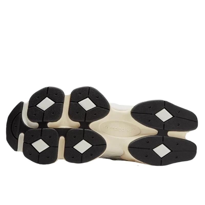 9060 White Black