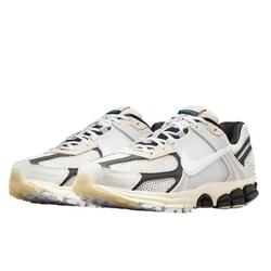 Chaussures Vomero 5 Supersonic Light Bone Black