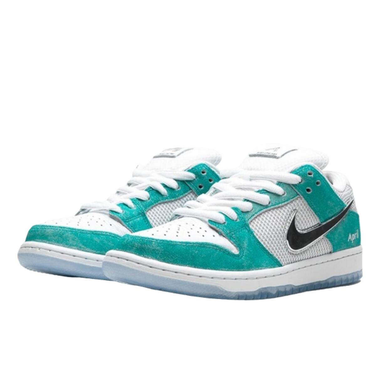 Nike SB Dunk Low April Skateboards 2/4
