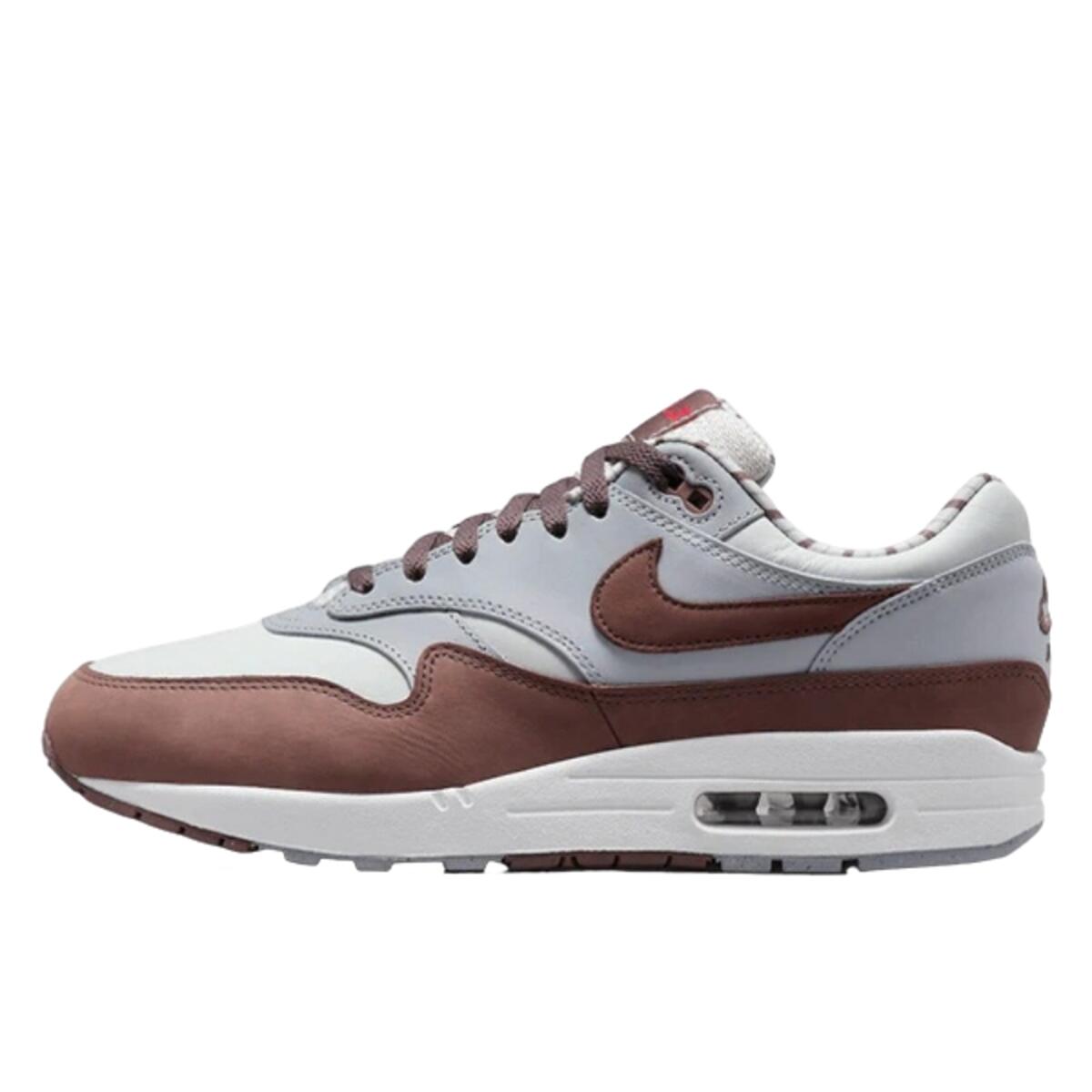 NIKE picture