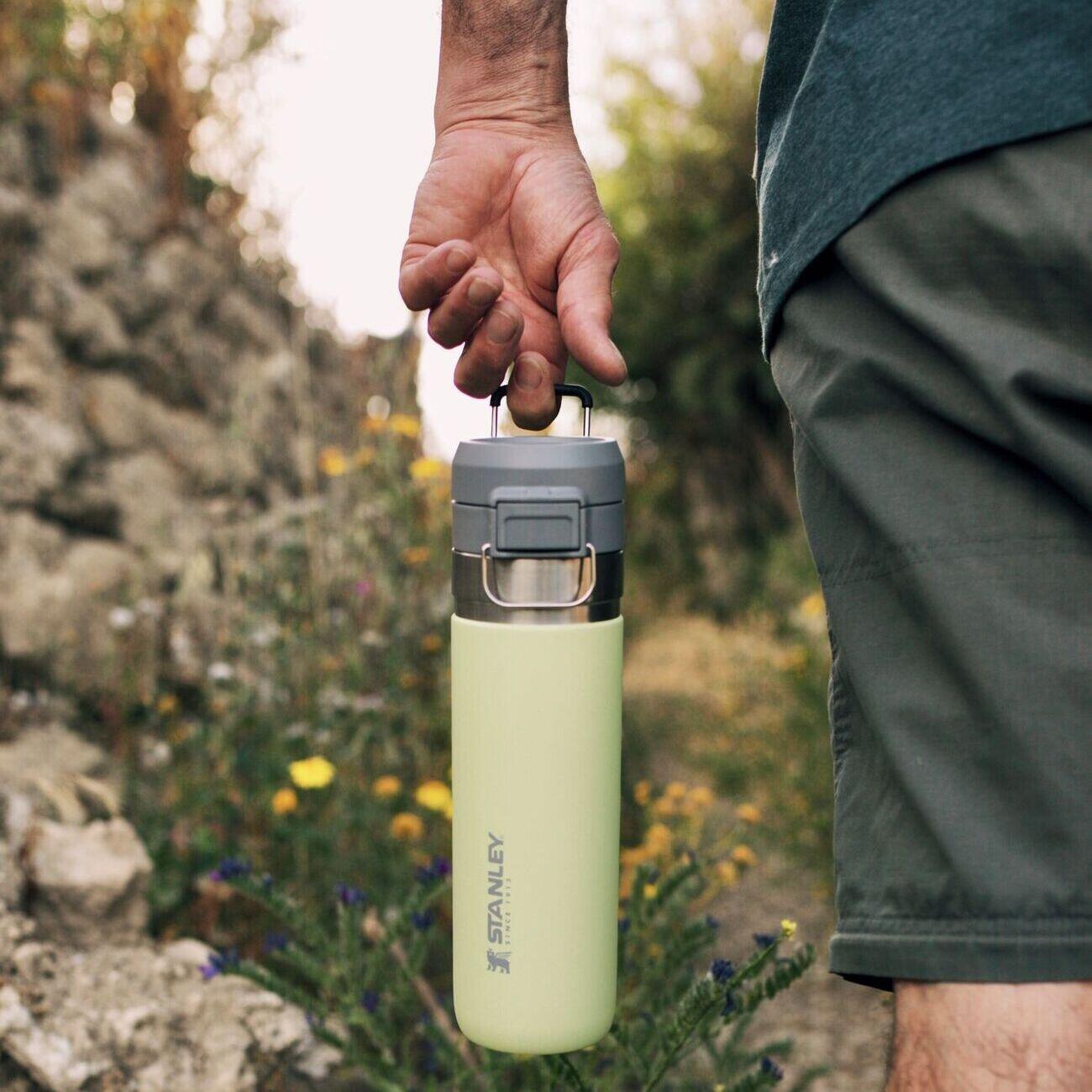 Gourde Isotherme 0,7L Bouteille D'Eau Fitness Trek - Couvercle À Bouton-Poussoir 6/9