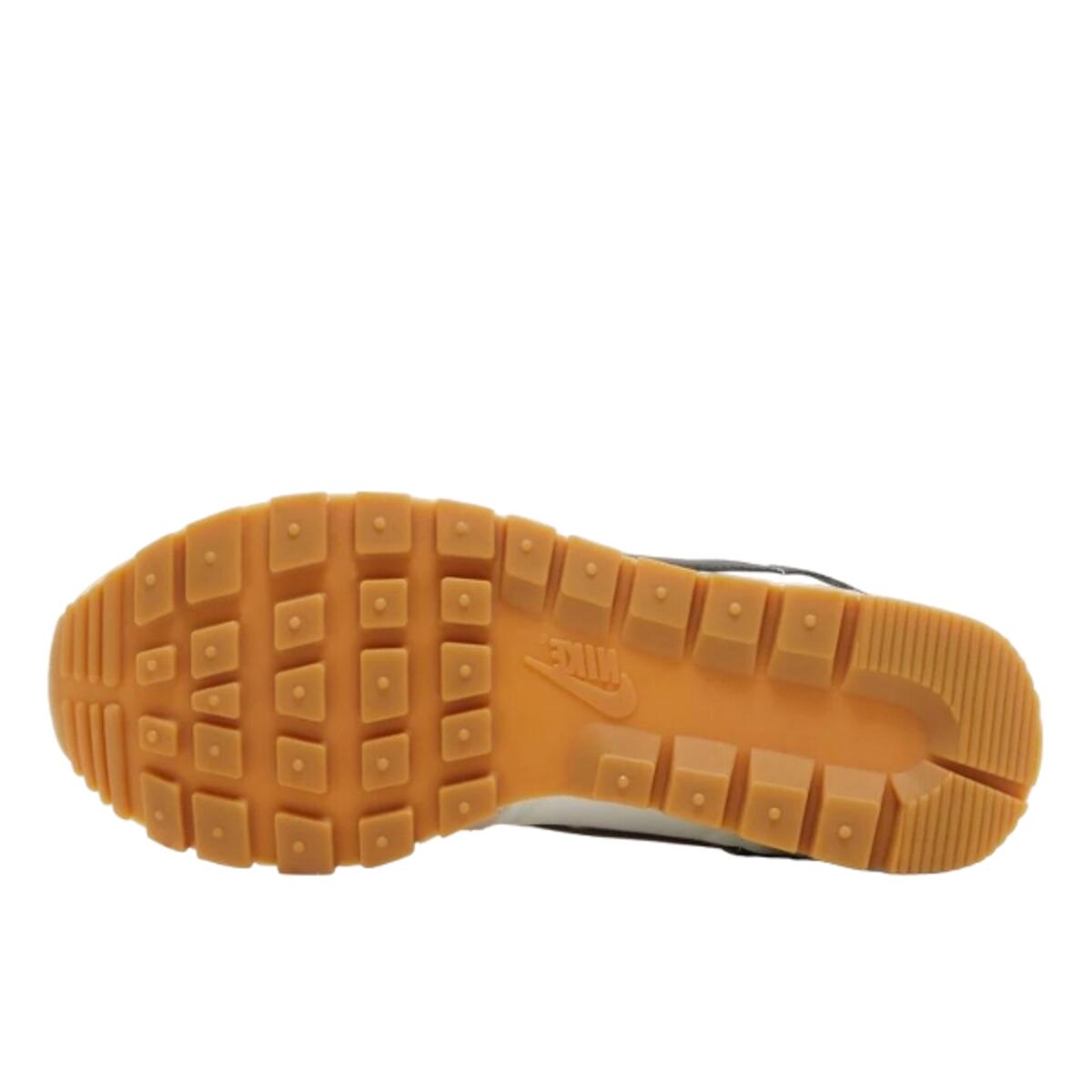 Schoenen  Air Pegasus 83 White Black Gum 4/4