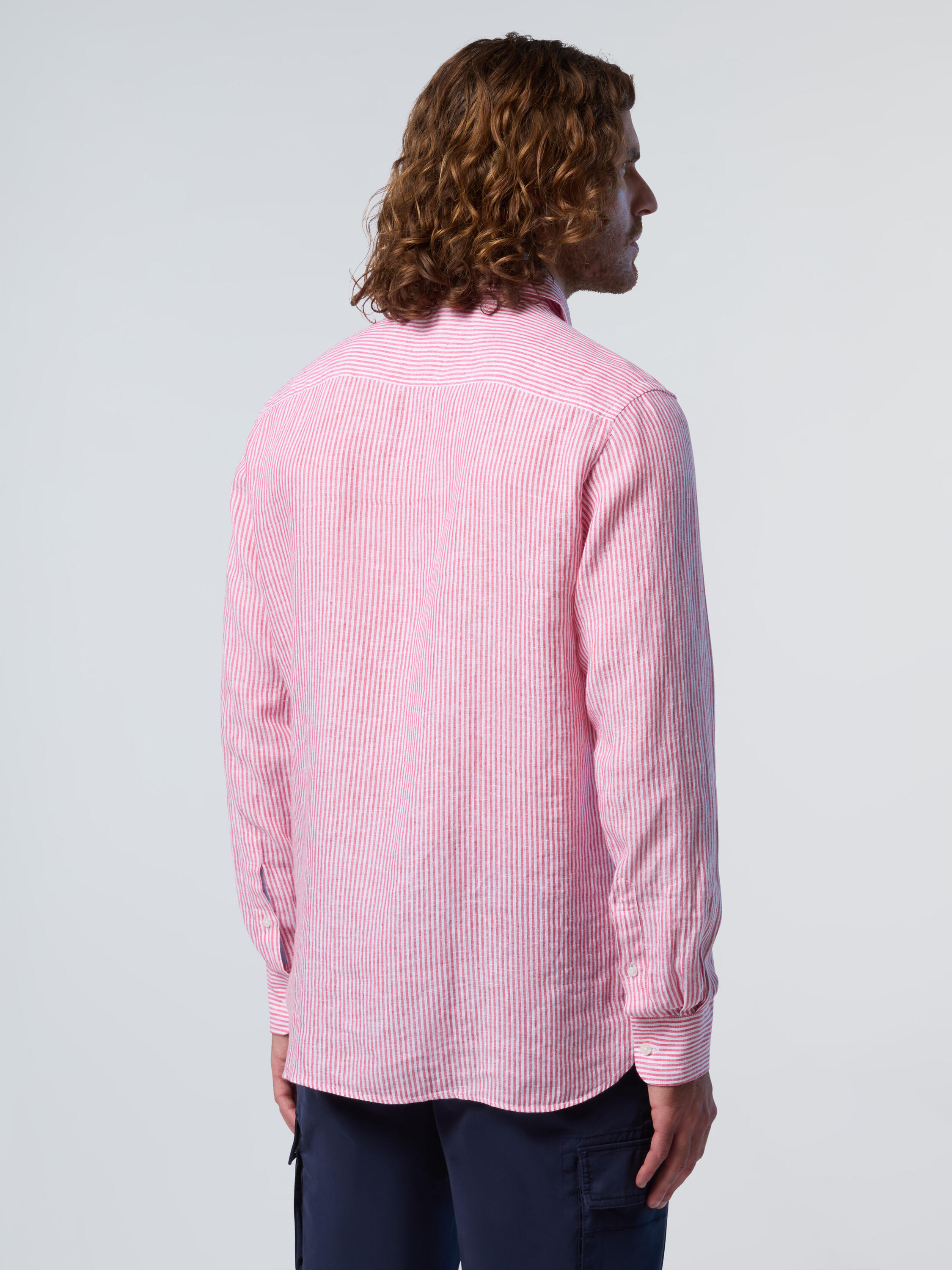 Camisa de lino de rayas clásicas para hombre 2/3