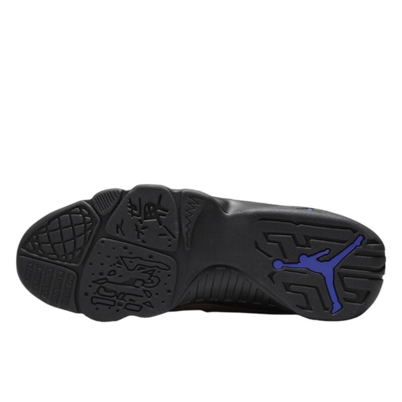 9 Retro Olive (2024)