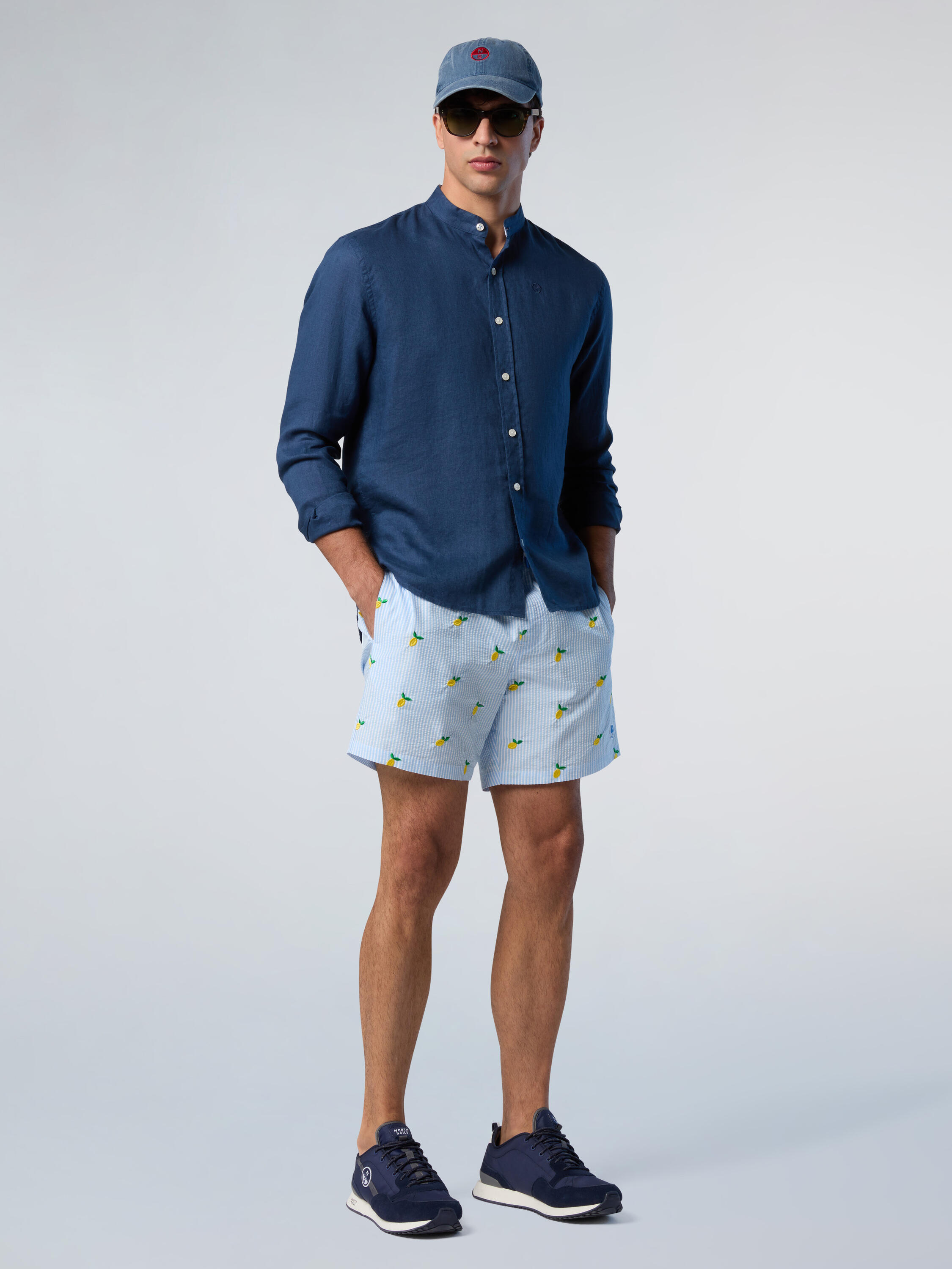 Chemise Mandarin avec logo brodé pour homme 2/3