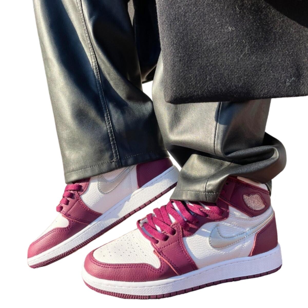 Air Jordan 1 Retro High OG Bordeaux 5/6