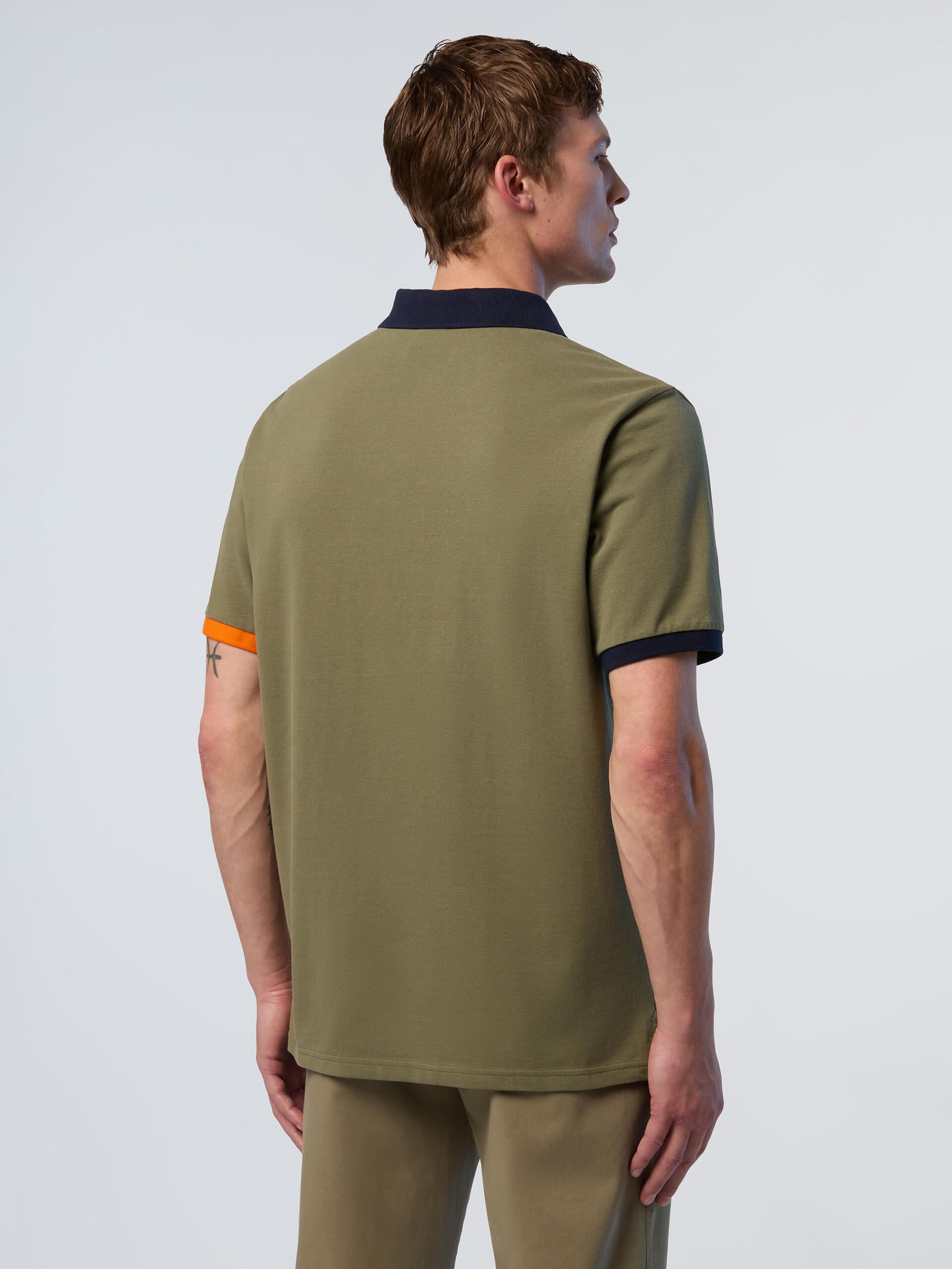 Polo con ribetes en contraste para hombre 2/7