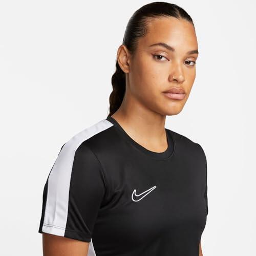 Haut de football à manches courtes pour femme Nike en noir/blanc 3/5