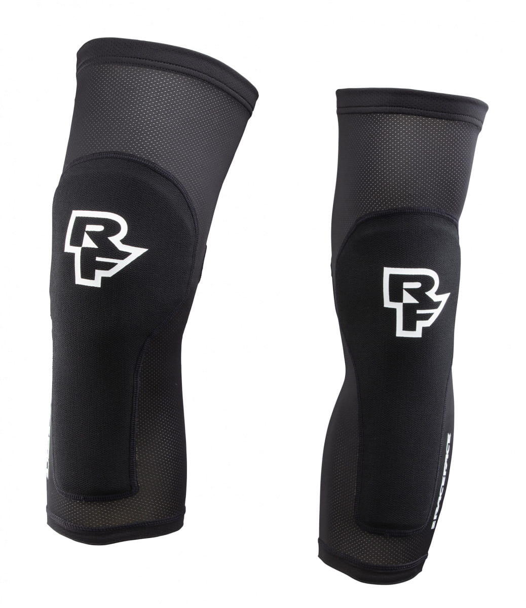 RACE FACE Charge Stealth Kniebeschermers - Zwart