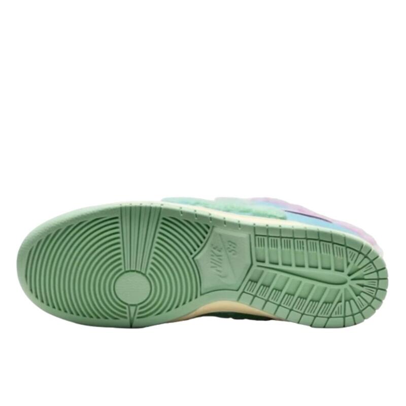 SB Dunk Low Verdy Visty