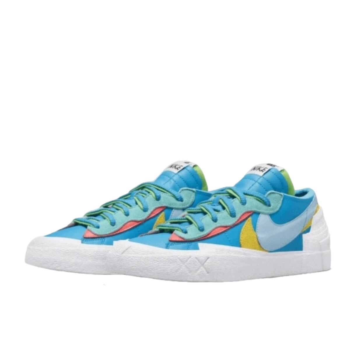 Schoenen  Sacai Blazer Low Kaws Blue Yellow 2/6