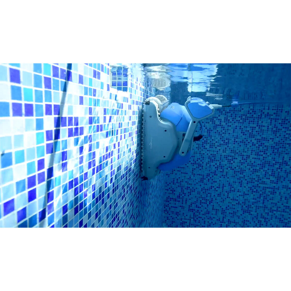 Robot electrique de piscine fond, parois et ligne d'eau avec chariot 4/5
