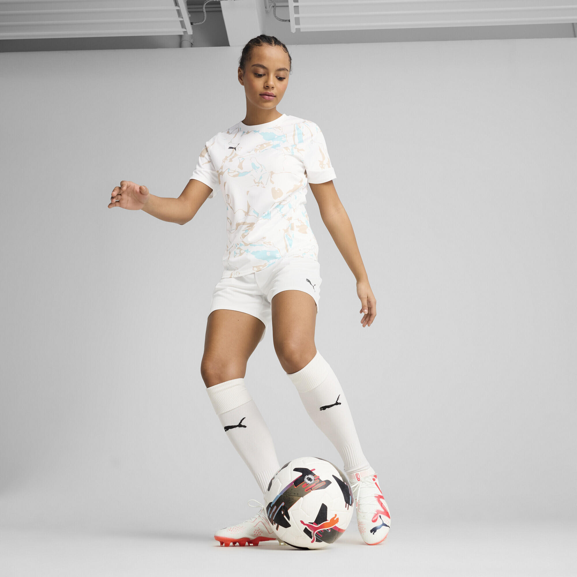 Maglia da calcio IndividualEARTH DAY da donna PUMA White Light Sand Beige 4/7