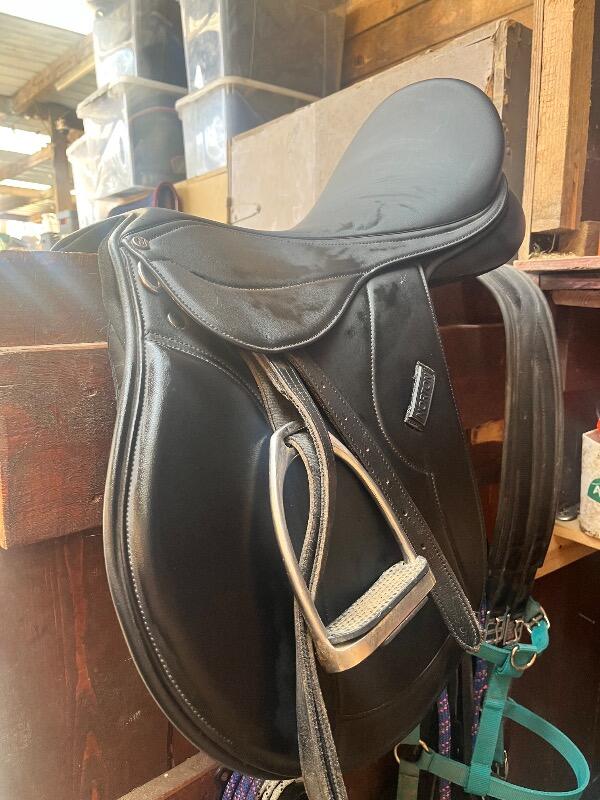 Entre Particuliers - Selle Norton mixte 4/5