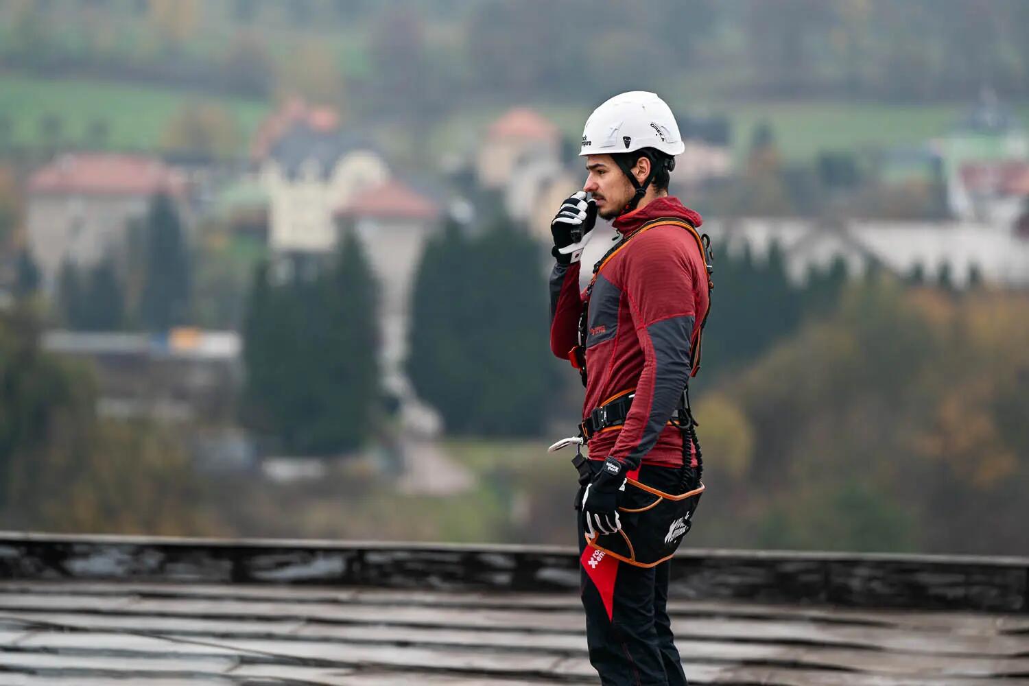 Pohodlná polohovací lavička pro práci ve visu – LEDGE 2/5