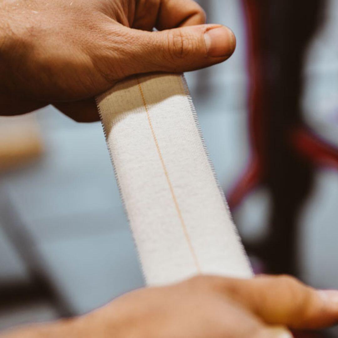 NON-TEAR EAB - ELASTIC ADHESIVE BANDAGE - 2.5CM X 4.5M 6/7