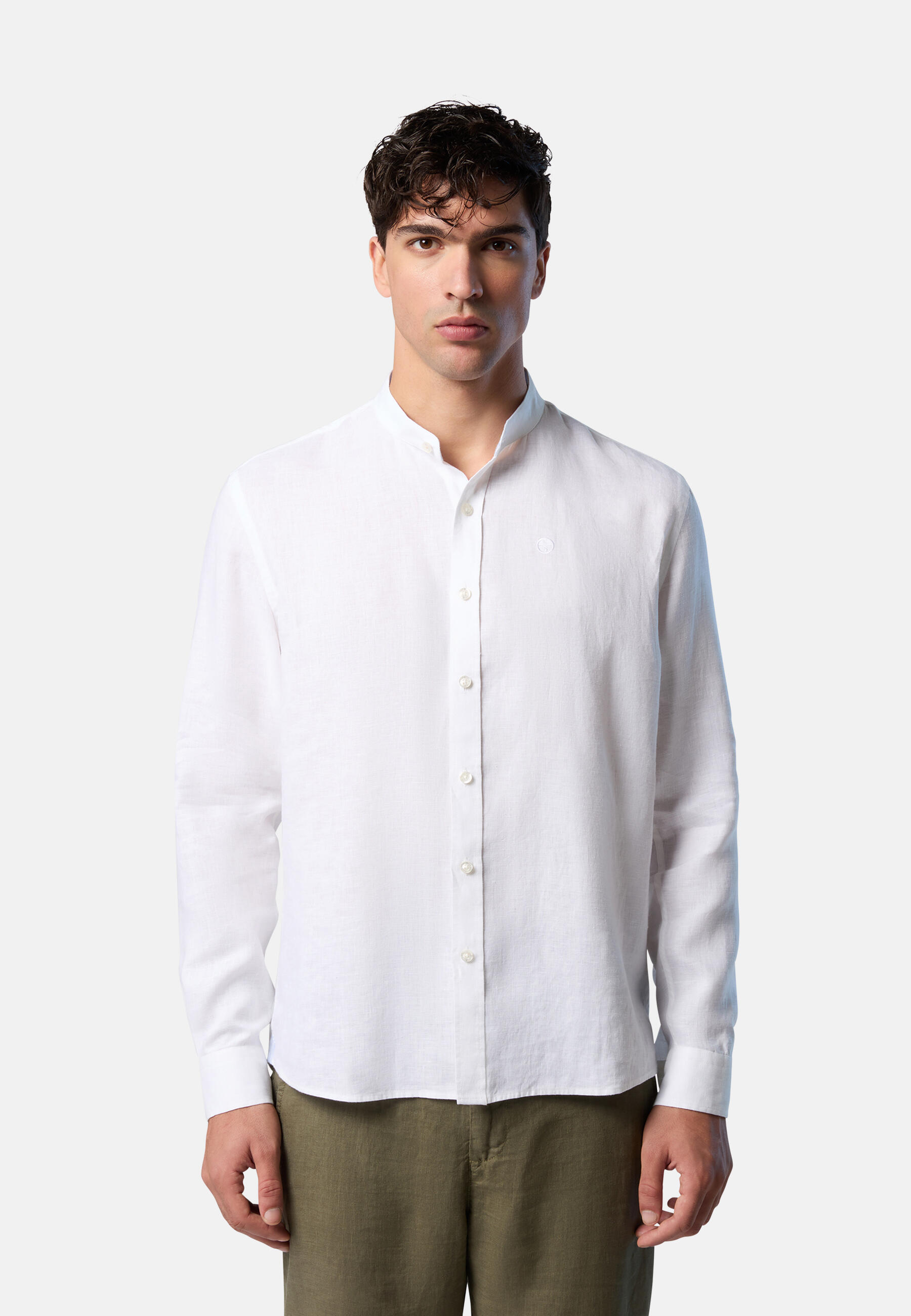 Camisa Mandarín con logo bordado para hombre 7/7