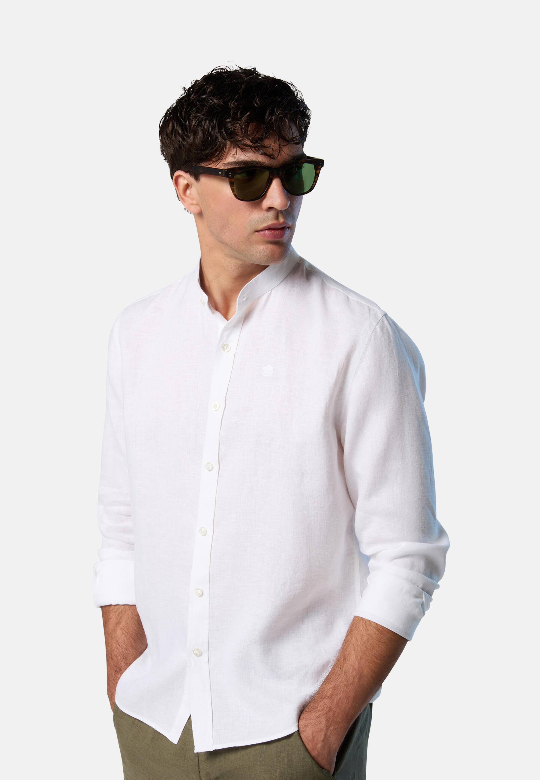 Camisa Mandarín con logo bordado para hombre 5/7