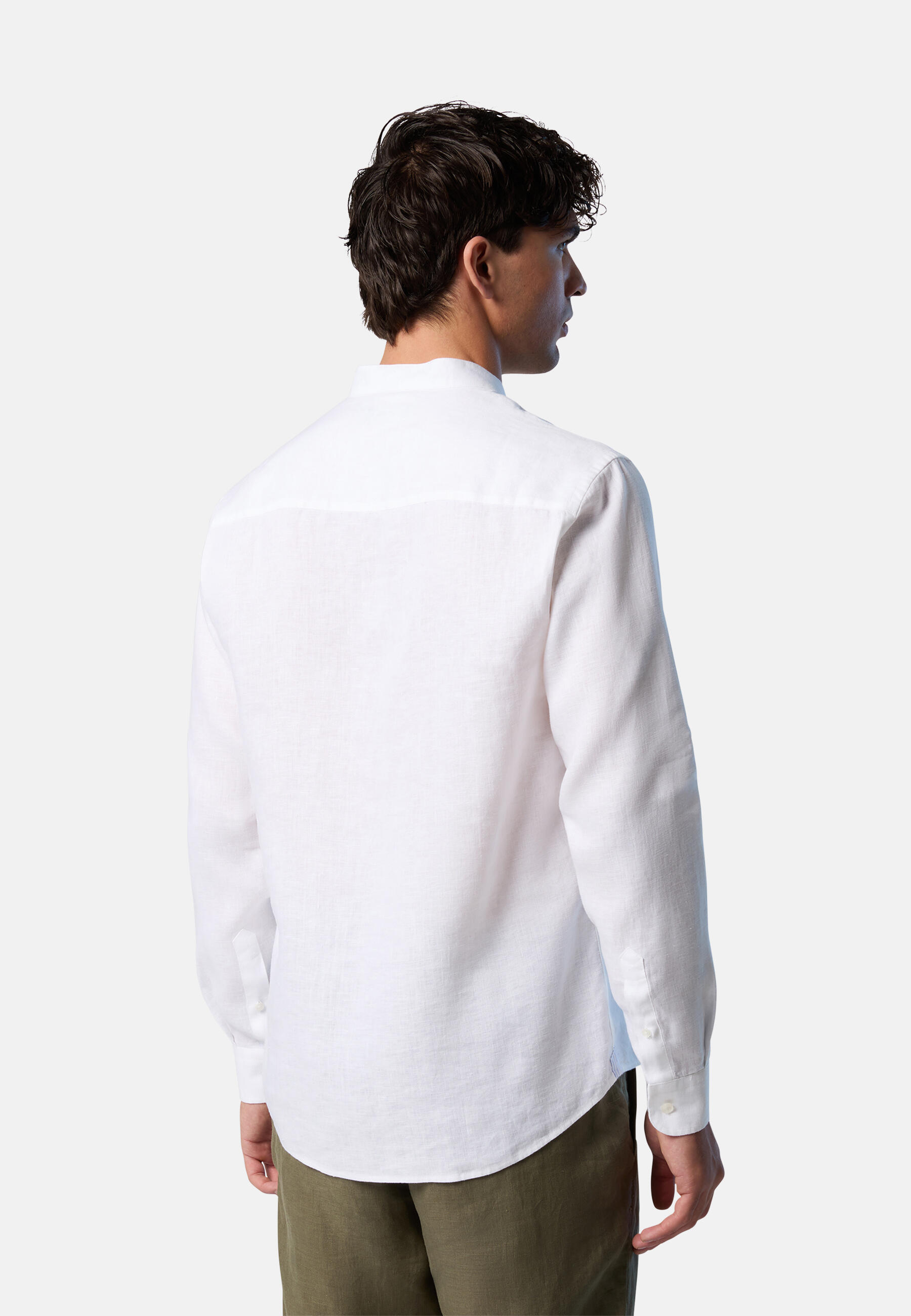 Camisa Mandarín con logo bordado para hombre 4/7