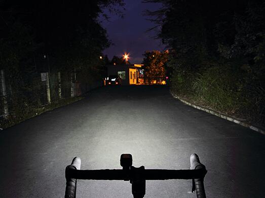 Ensemble Ravemen LS-CT02 : phare de vélo LR500 + feu arrière TR20 4/5