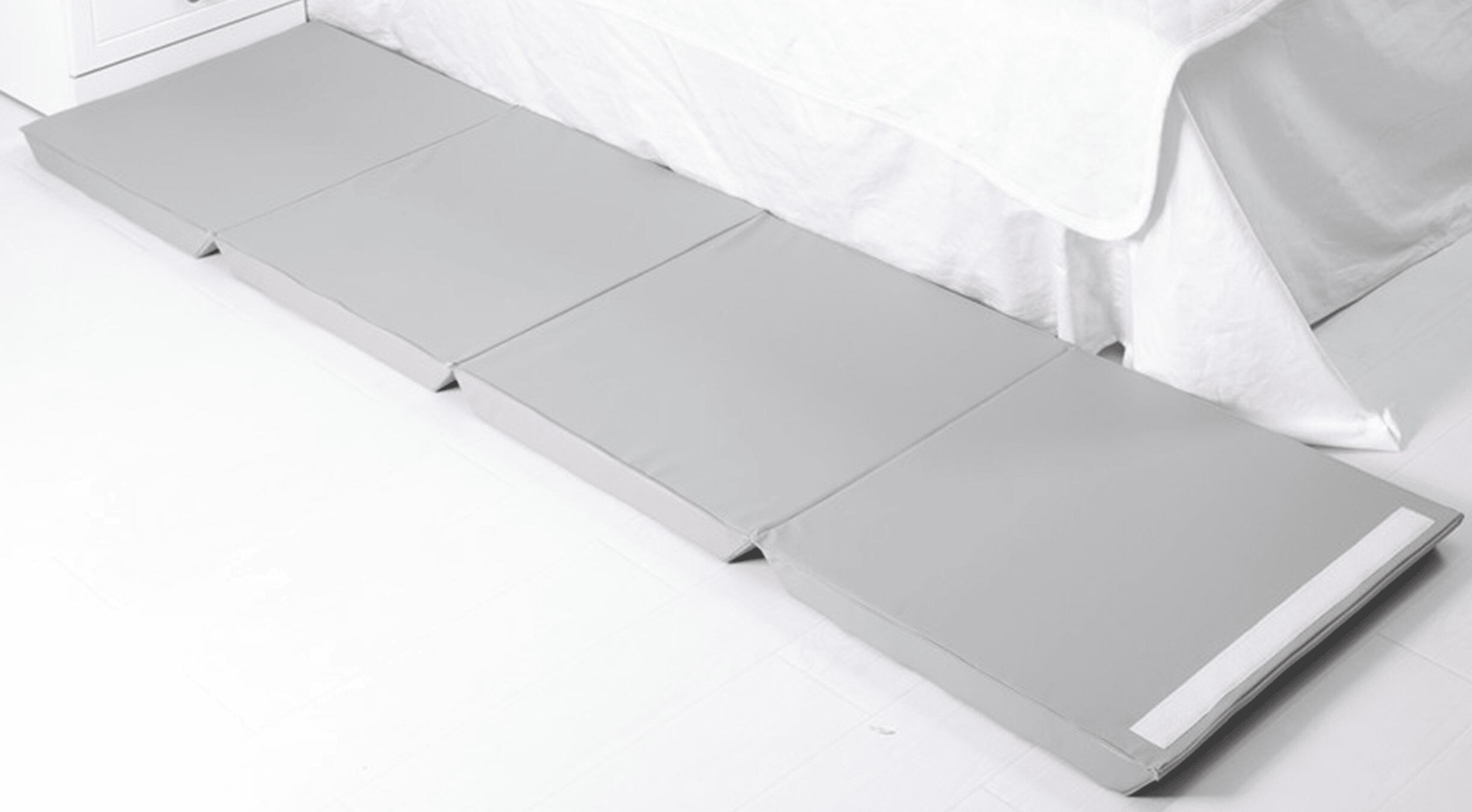 Materac gimnastyczny 2w1 240x60x4 cm czteroczęściowy 3/7