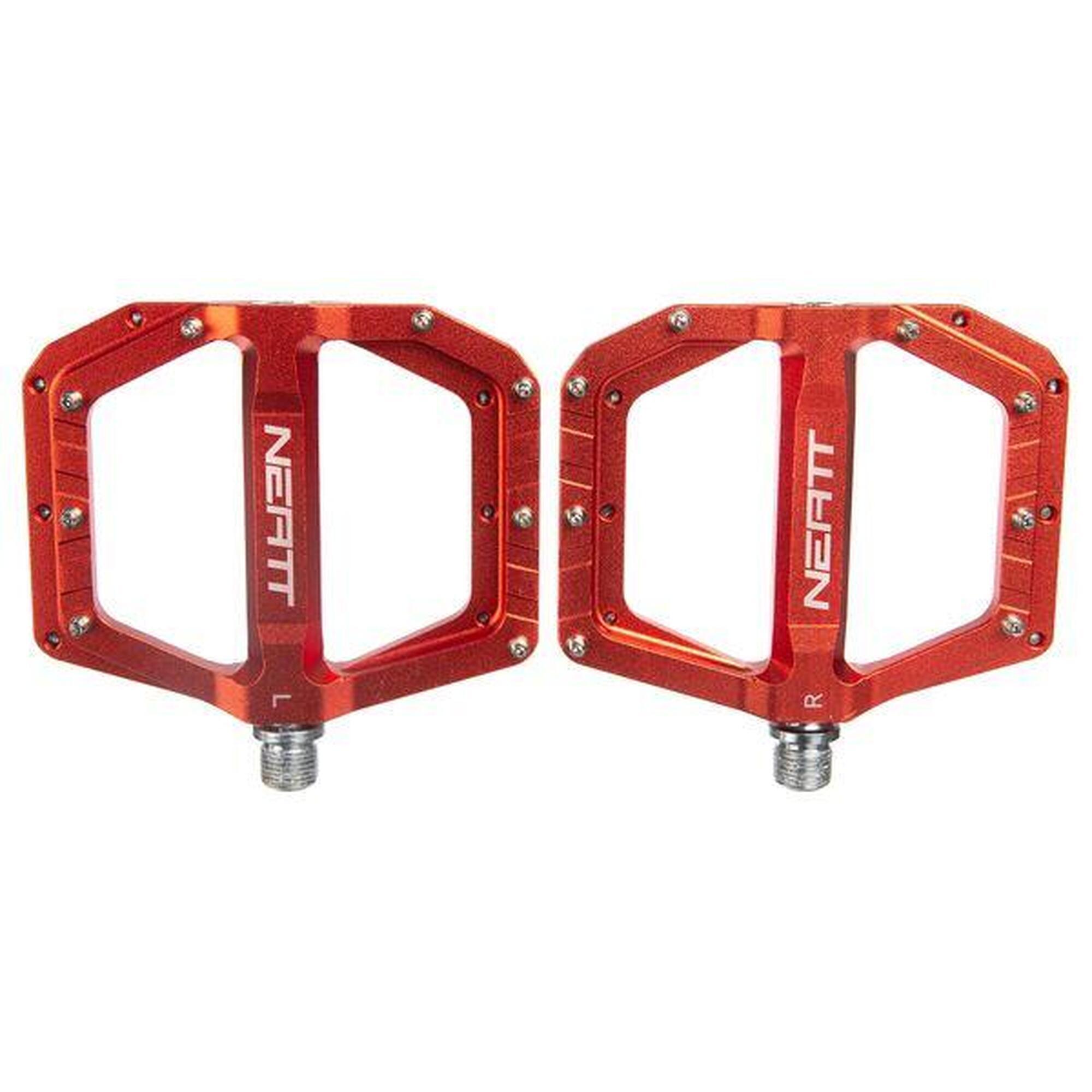 Paire de Pédales Plates Neatt Oxygen V2 8 Picots Orange      3700€ 5499€ -32%    * La vente débute le 03/07/2025    NEATT Paire de Pédales Plates Neatt Oxygen V2 8 Picots OrangeVendu exclusivement en ligne   