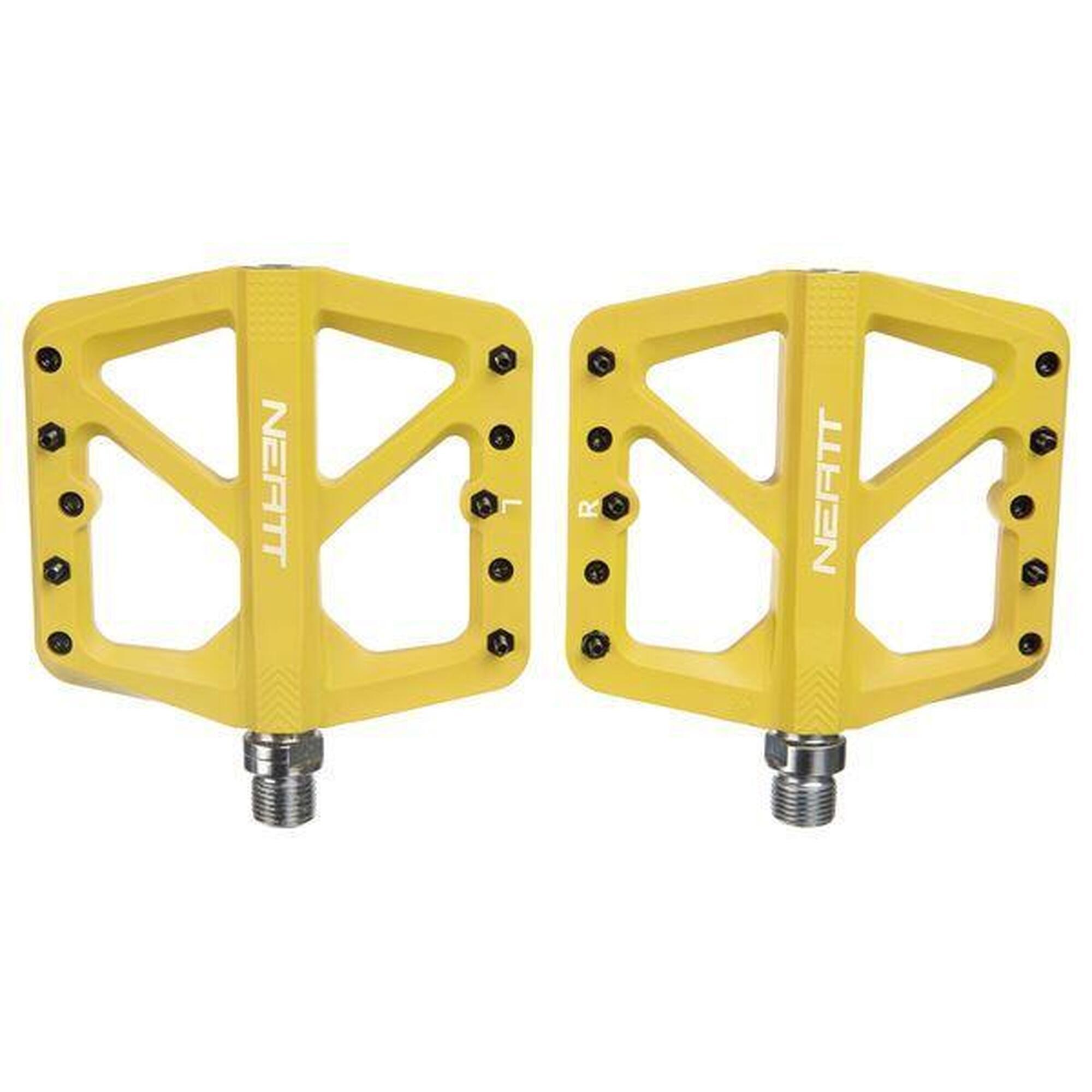 Paire de Pédales Plates Neatt Composite 5 Picots Jaune      2400€ 3499€ -31%    * La vente débute le 03/07/2025    NEATT Paire de Pédales Plates Neatt Composite 5 Picots JauneVendu exclusivement en ligne   