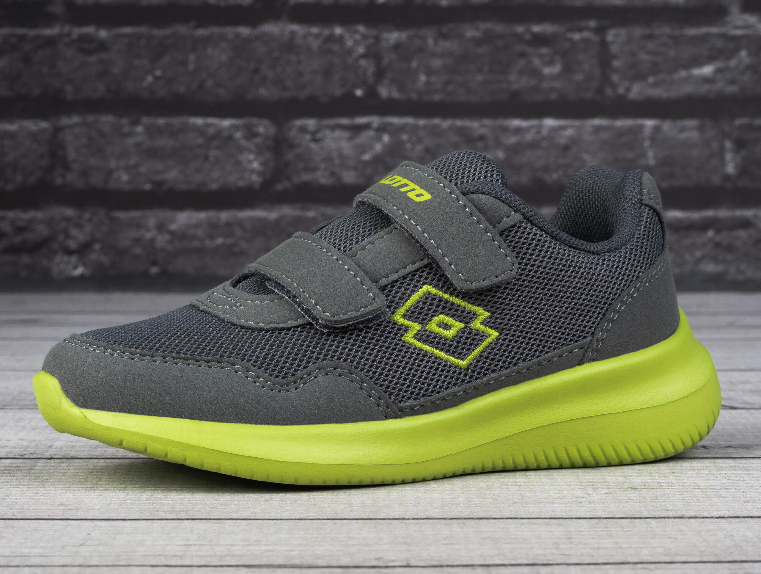 Buty sportowe dla chłopca Lotto CONNECT VL BC K 3/7