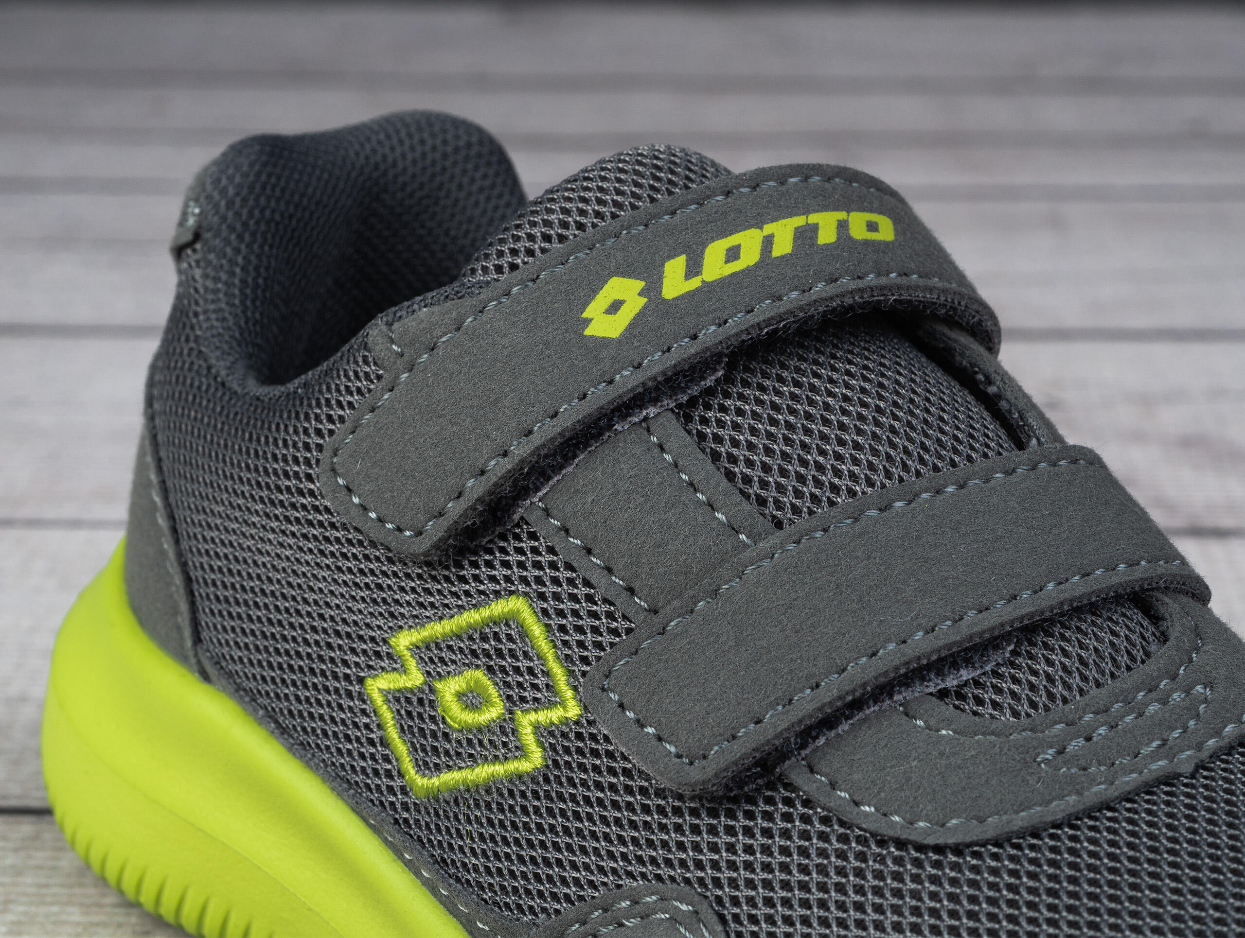 Buty sportowe dla chłopca Lotto CONNECT VL BC K 6/7