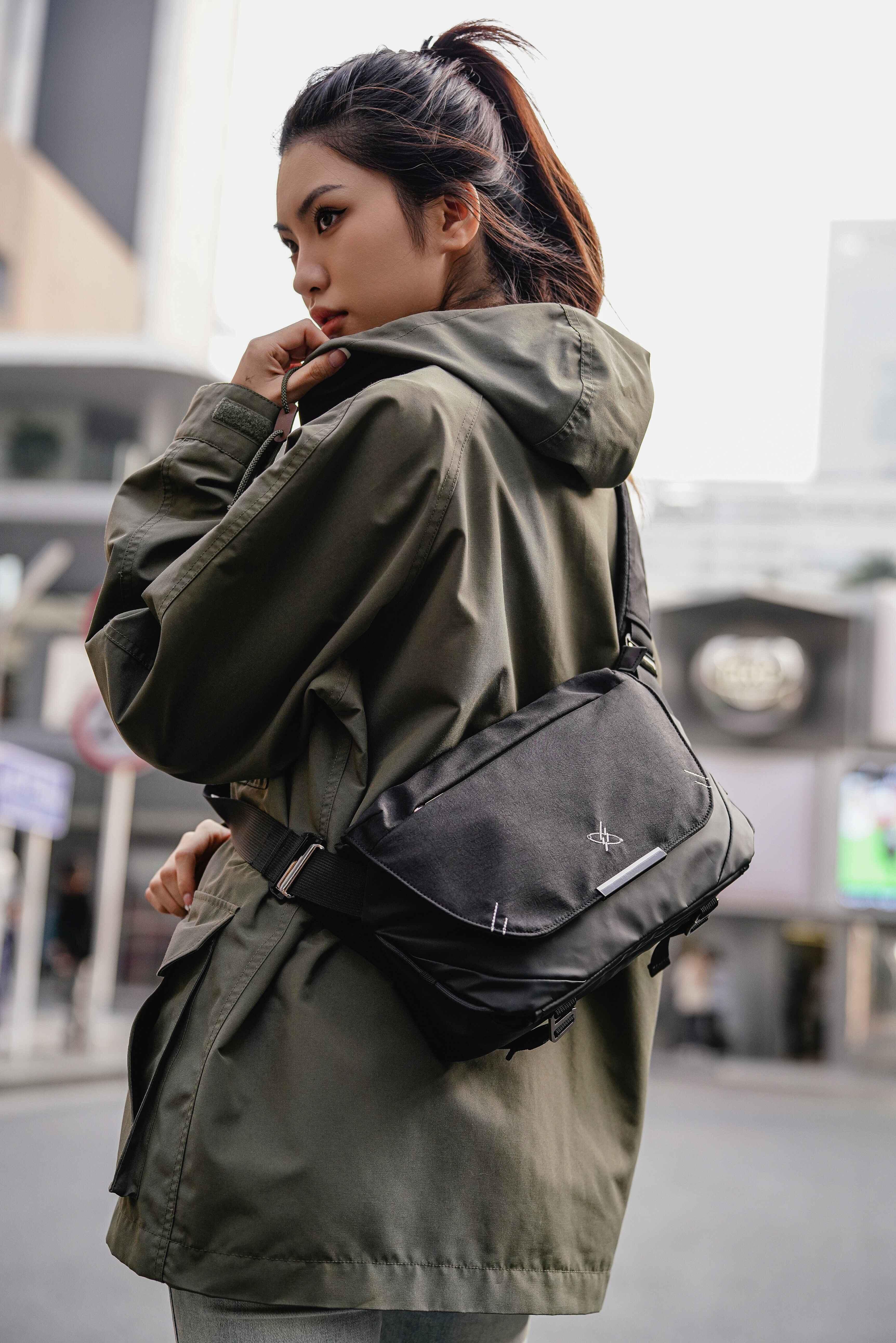 GYXX Startrail Crossbody Bag 4L - Black