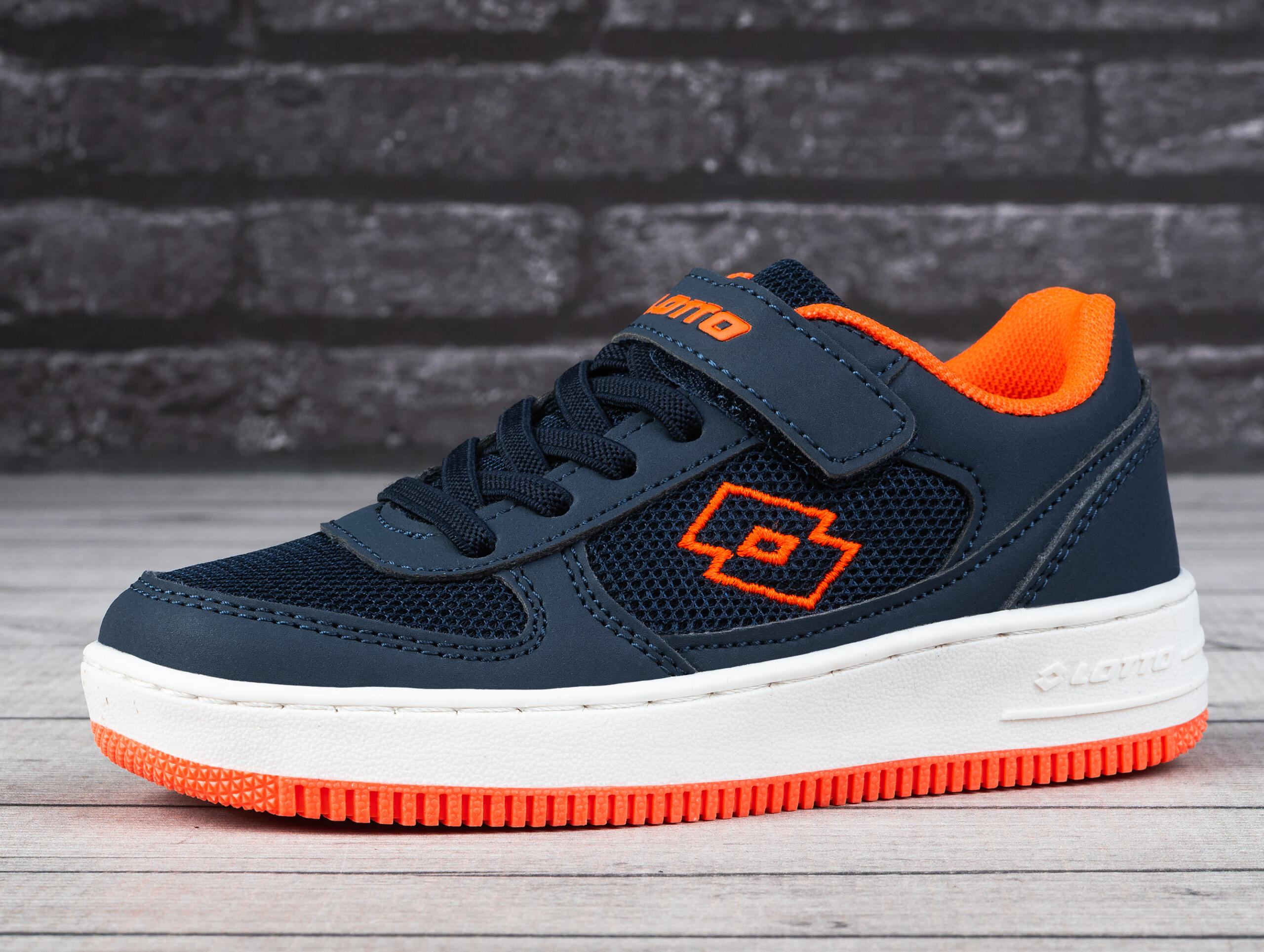Buty sportowe chłopięce Lotto  FLUGO K 3/7