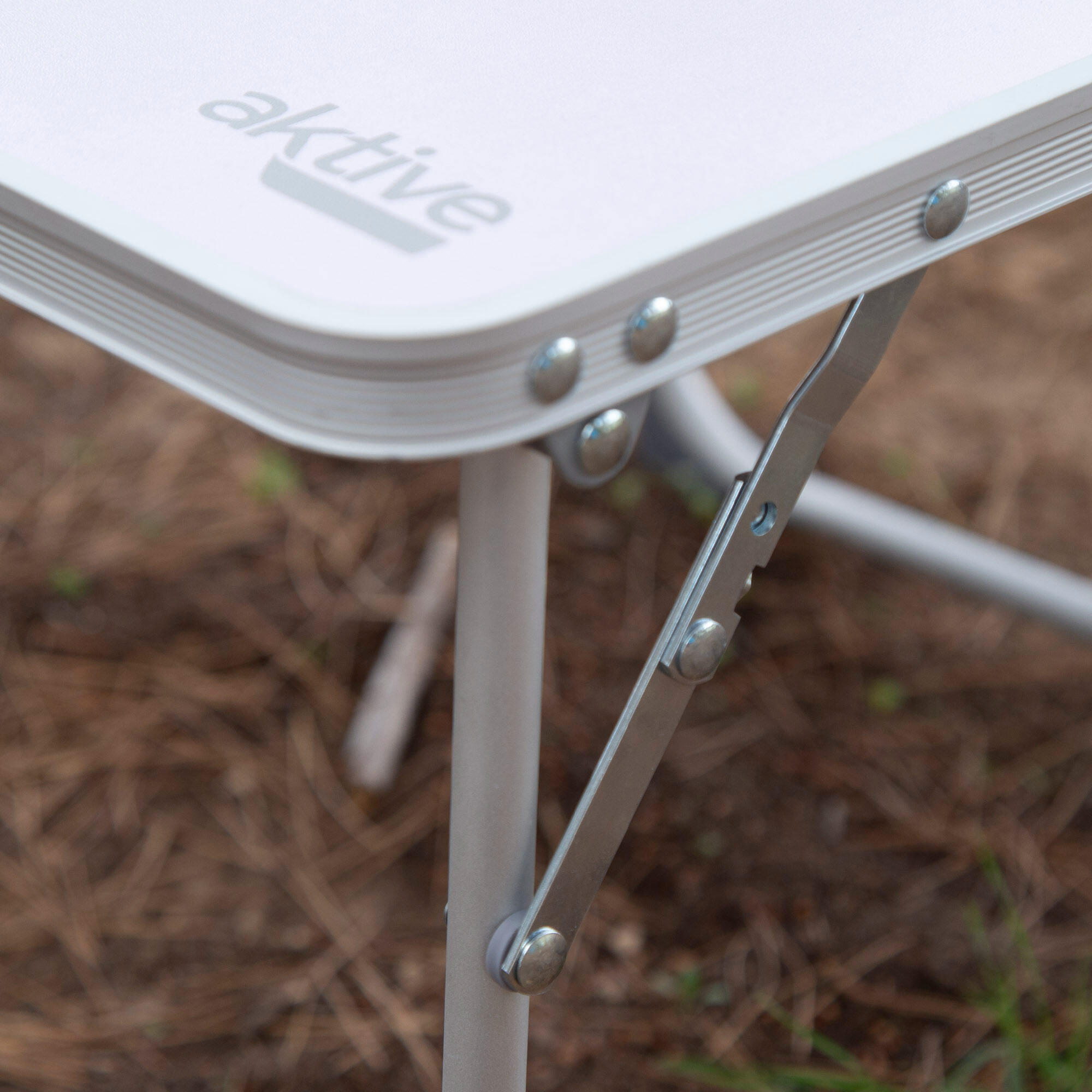 Petite table de camping pliante mauve, anti-bascule et ultra-légère Aktive 3/7