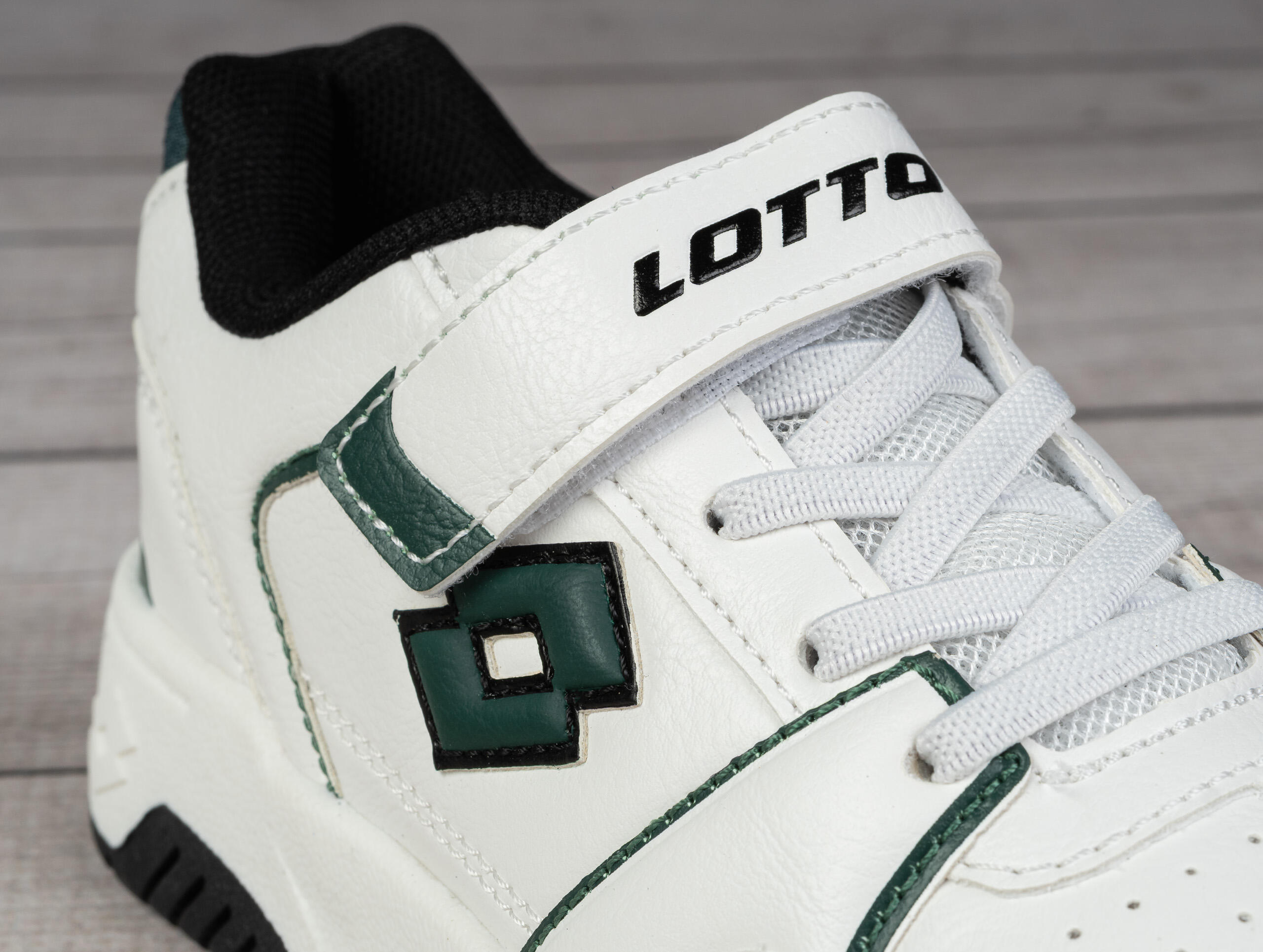 Buty chłopięce sportowe Lotto BOXSCORE K 6/7
