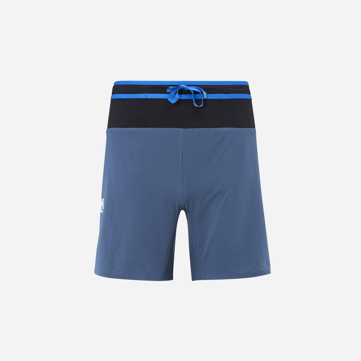 bleu marine.